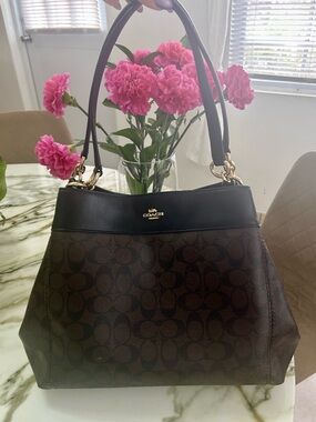Coach New York LARGE LEXY Brown and Black Shoulder Bag Purse